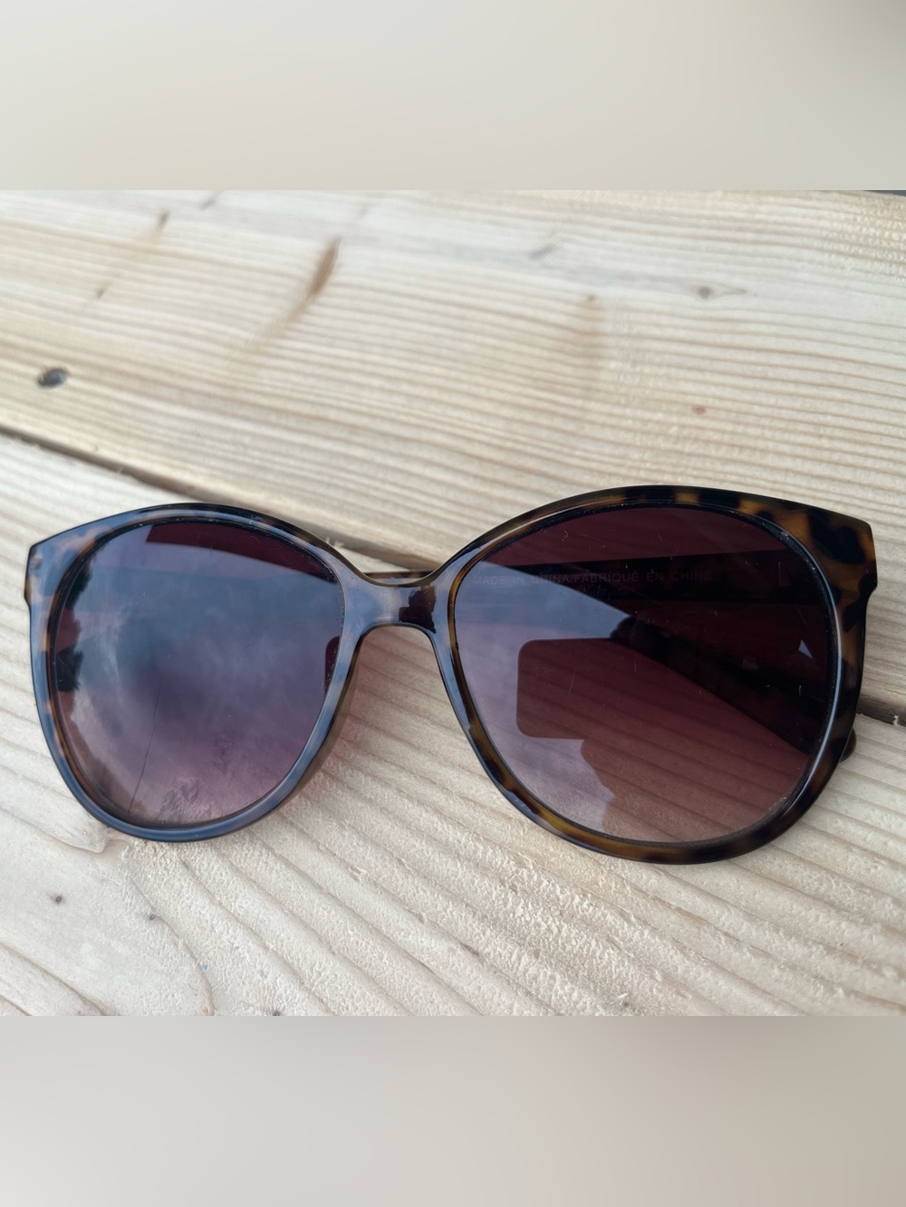 American Eagle Outfitters Women’s tortoise Shell Sunglasses with Brown Lenses